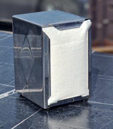 White tissue napkins 21x24 cm, 1ply, 1/6 folding Papīra salvetes
