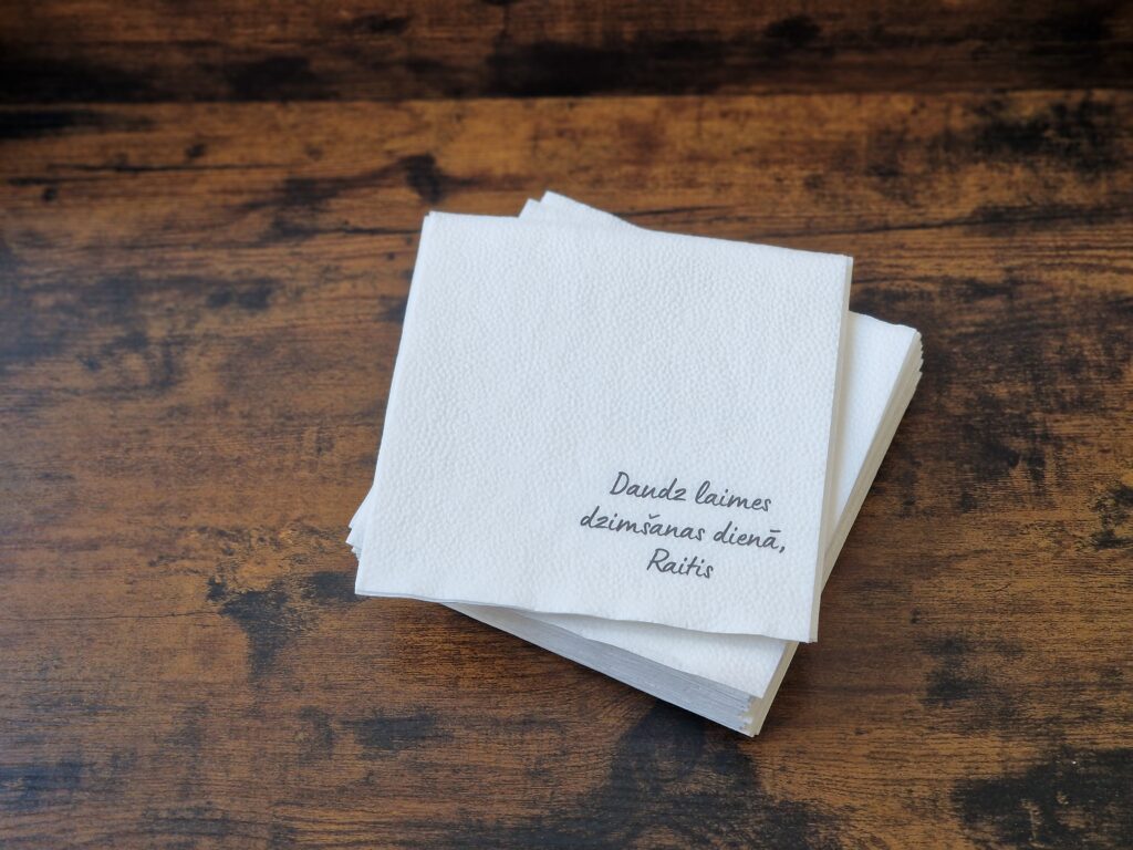 Сolor CMYK printing on paper napkins Krāsaina CMYK druka uz papīra salvetēm ar logotipu