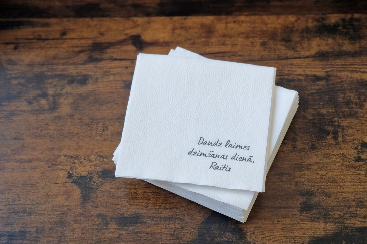 Сolor CMYK printing on paper napkins Krāsaina CMYK druka uz papīra salvetēm ar logotipu